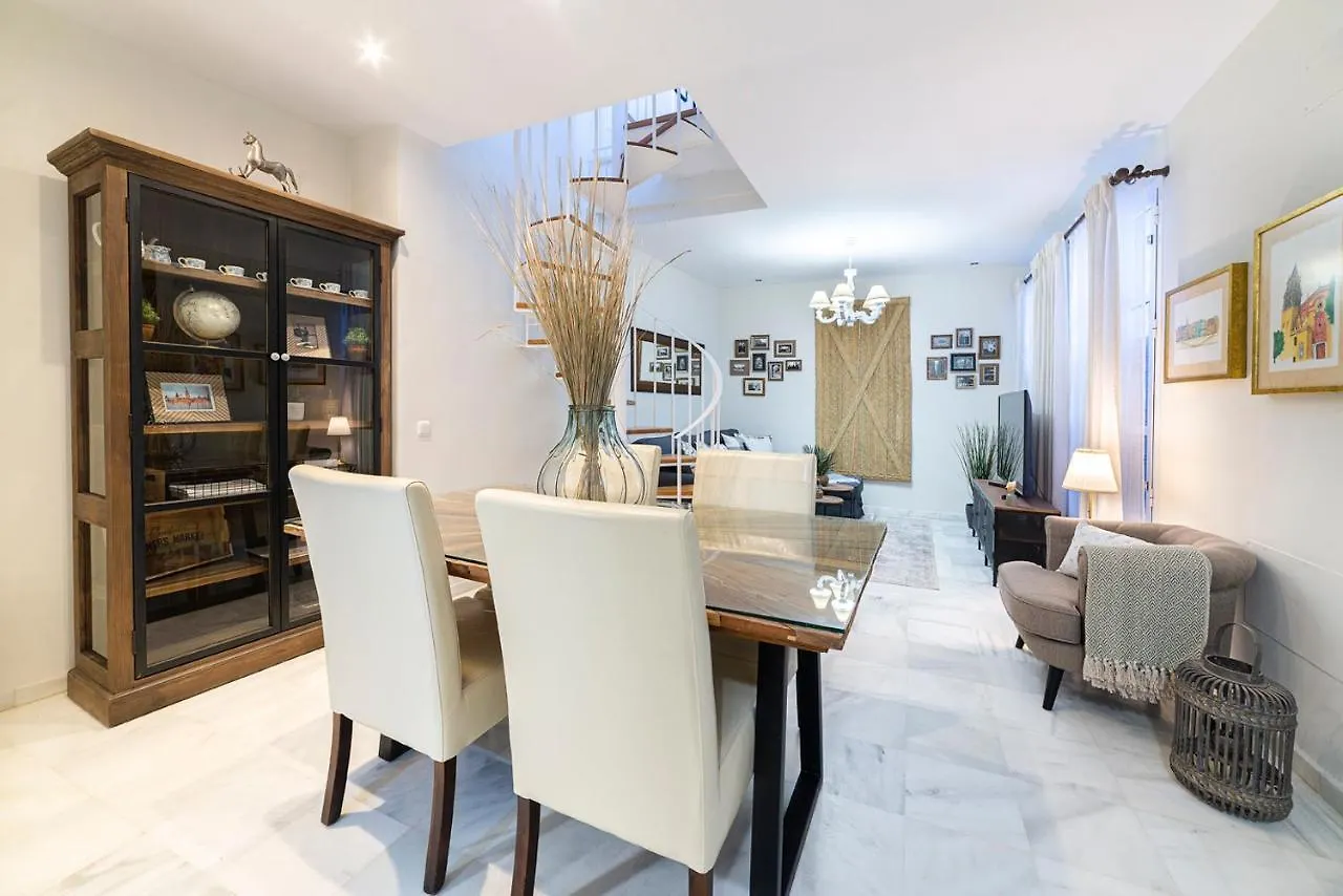 Alohamundi Velarde Apartment Seville